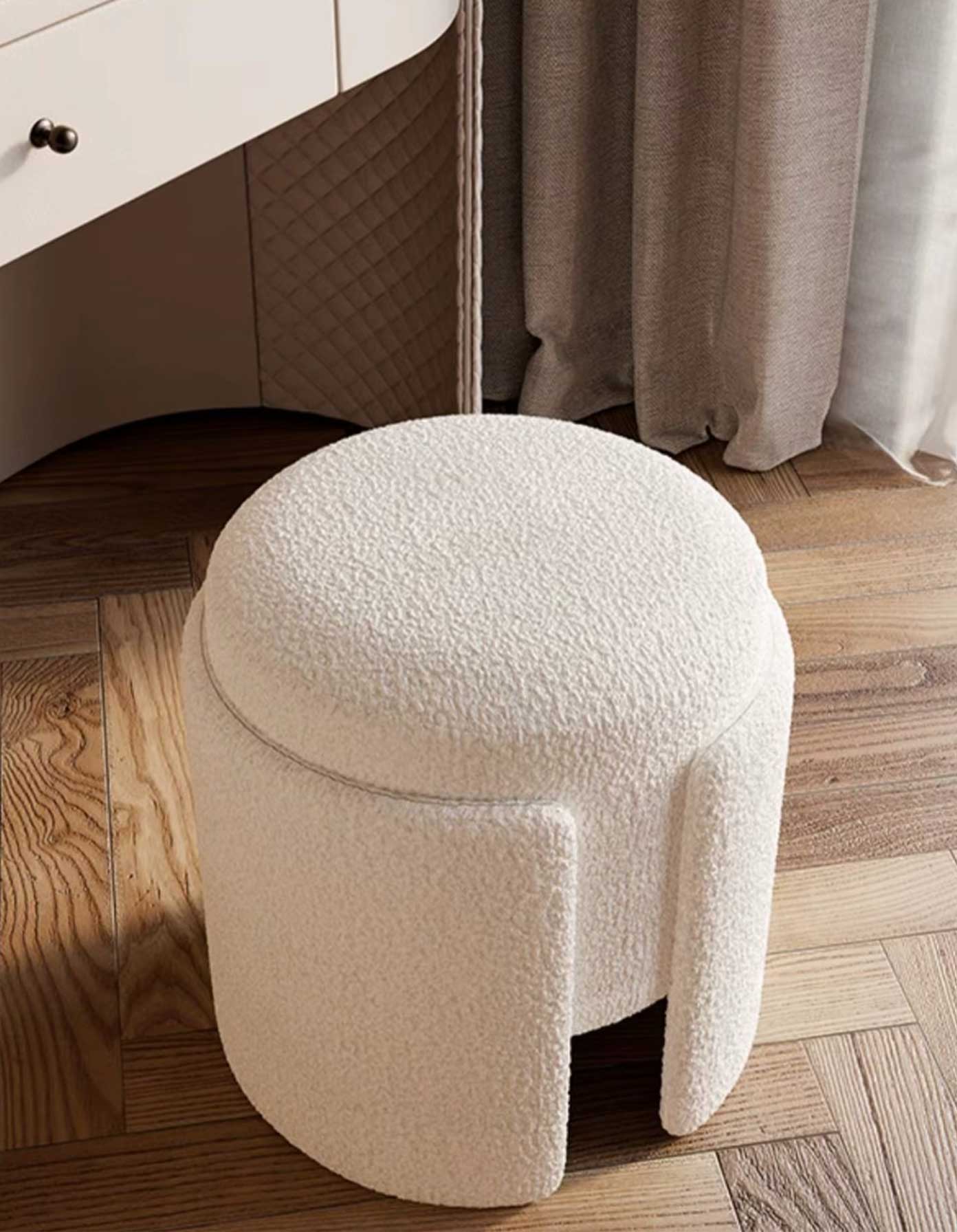 PLAIN POUF